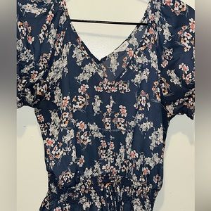 Flowered blouse Size:Med